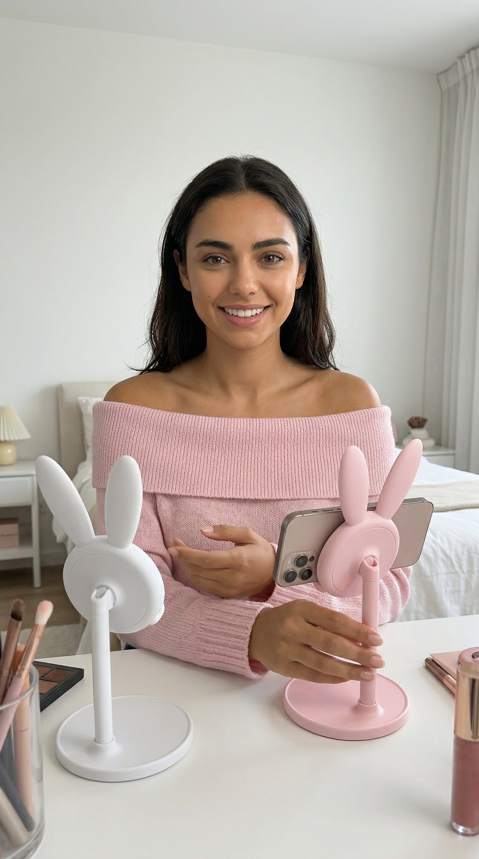 The cute Rabbit mobile phone stand desktop can lift and adjust the desktop phone accessories  phone stand  phone grip